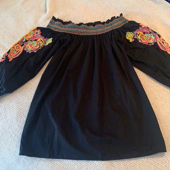 Roja Tops - Roja beautiful embroidery top